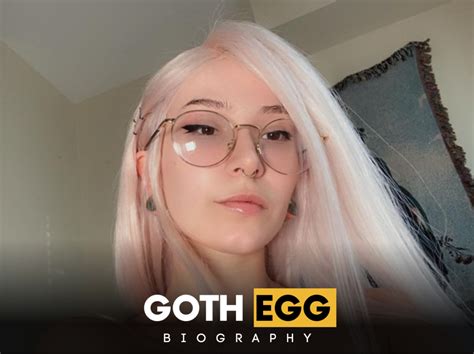 goth_egg|Your favorite DDD goth egg, ready to headbang : r/bigtiddygothgf